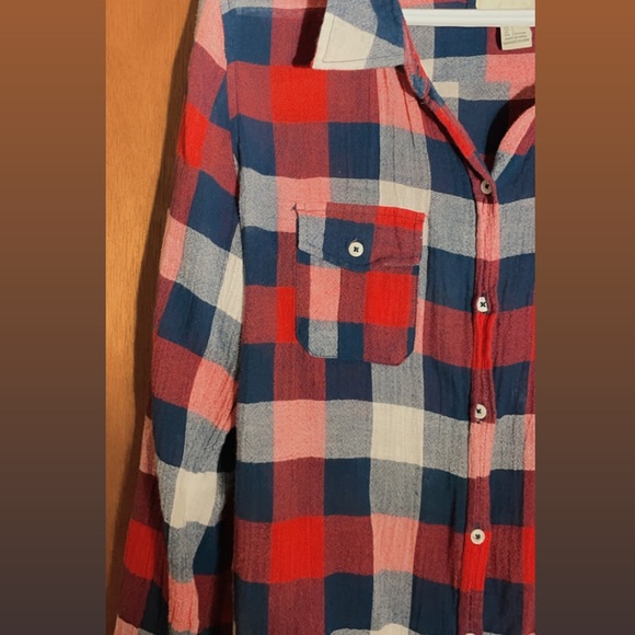 Checkered / plaid button up shirt - Picture 4 of 6